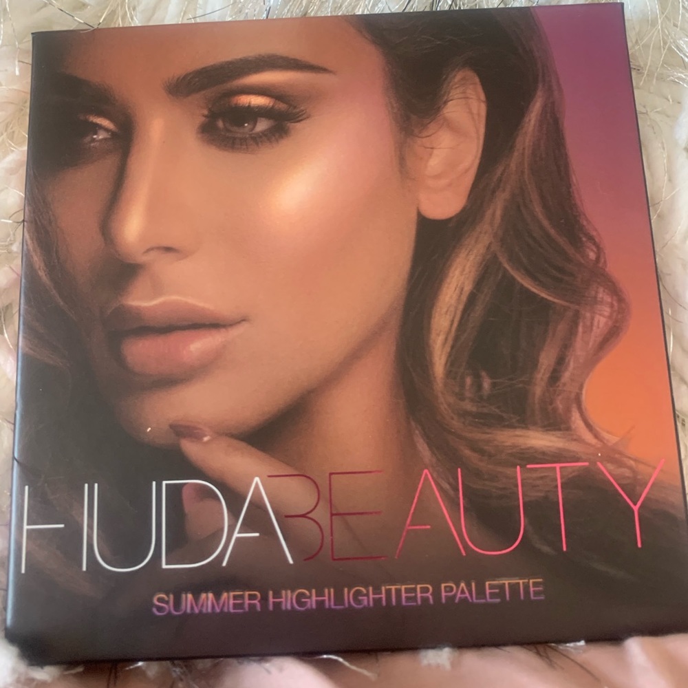 Huda Beauty - Summer Highlighter Palette